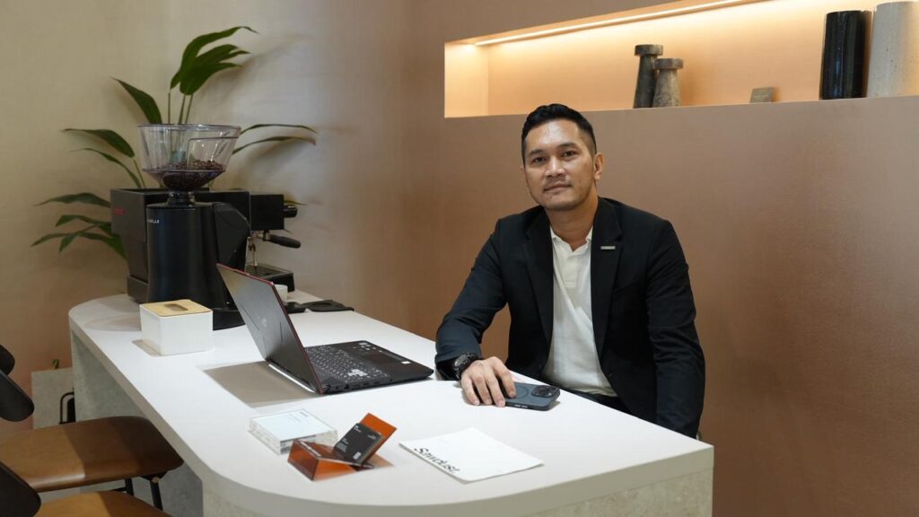 Kaafi, Sales, Dealer Land Rover Indonesia Jakarta