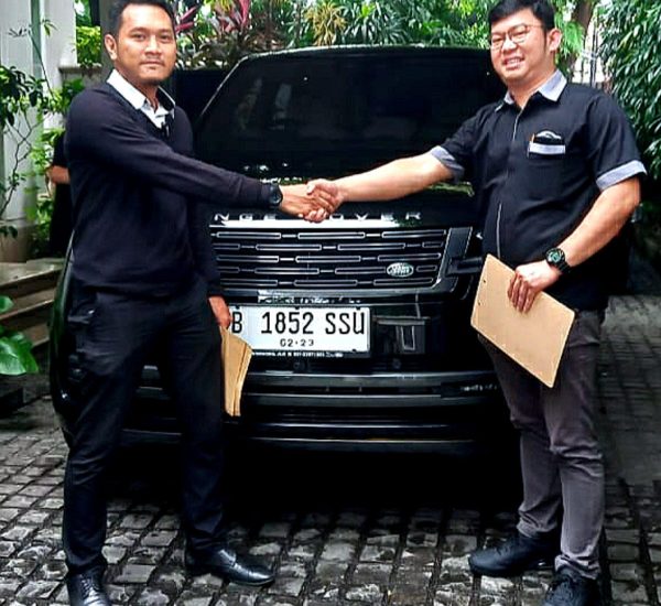 Serah_Terima_New_Range_Rover_3.0_PT._Cakrawala_Rentalindo_Sejahtera1.jpg